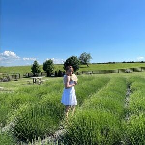 Meet your Posher, Claire
